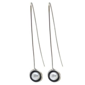 Longues boucles d’oreilles artisanales en argent massif 925 avec finition brillante, fabriquées à la main en France dans un atelier certifié Ateliers d’Art de France