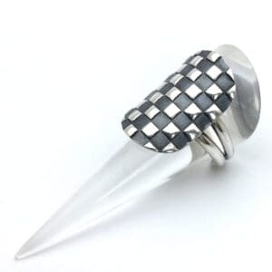 Bague damier en en argent réglable oblique - Le jeu de la dame